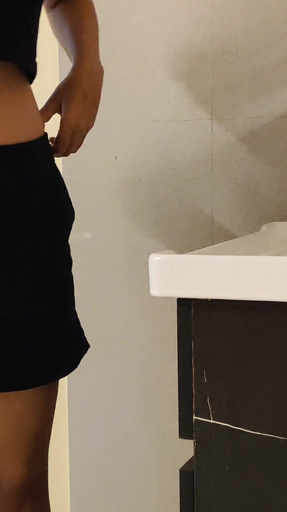 Sluškinja se jebe prvog dana na poslu