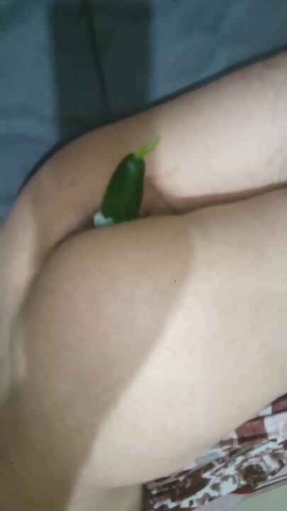 Ahmed moody is an Arab guy who prepares his asshole in order to have fun with the giant cock