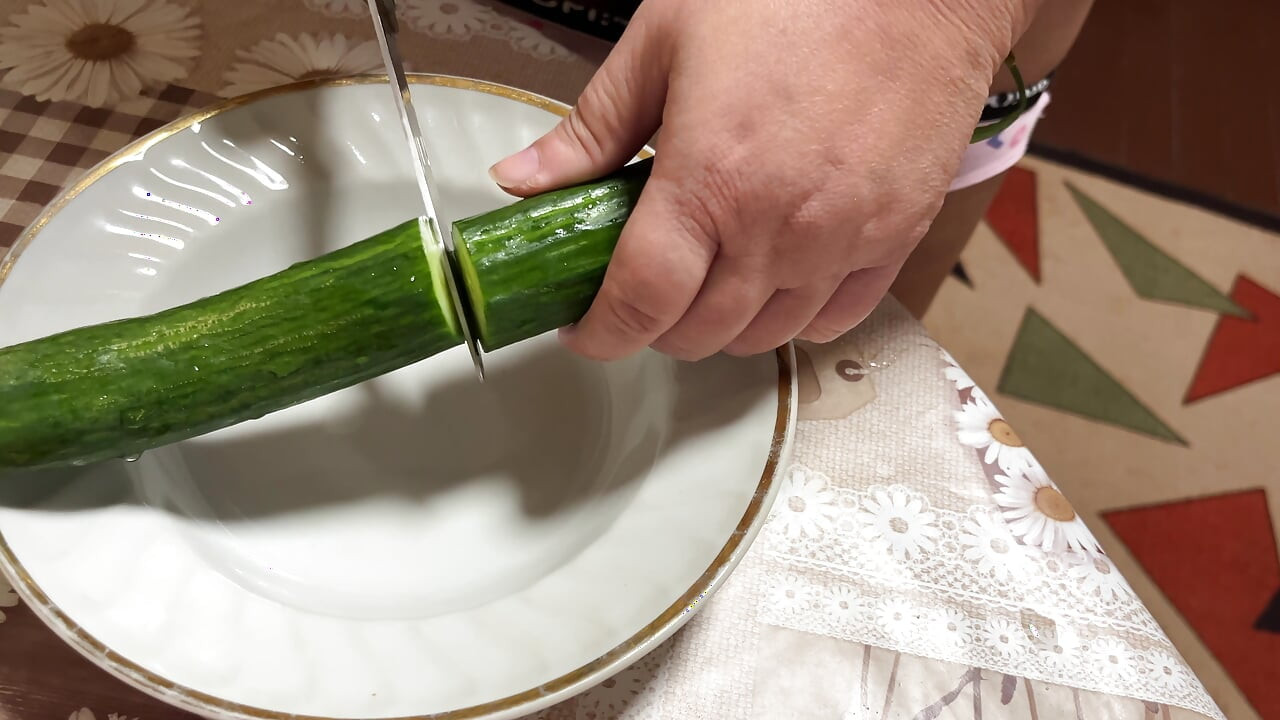Zara Charm Kitchen Fun Chopping Veggies & Showing Off