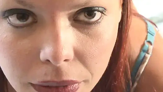 Rauchendes domme sagt, nimm diesen schwanz