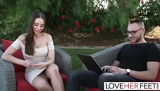 Melissa stratton si cewek cantik lagi asik ngentot kontol sampai kakinya dijilat