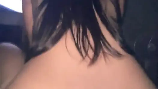 Casero Peruana в позе обратной наездницы в видео от первого лица