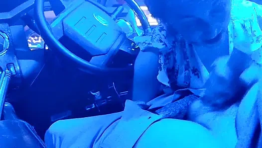 Kamyonumda oral seks ağzıma boşalıyor