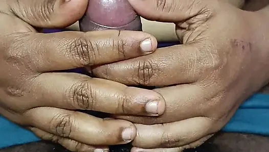 Жена Mallu показывает большие сиськи