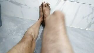 Made Love with Both Feet and Cock Madly in the Bathroom