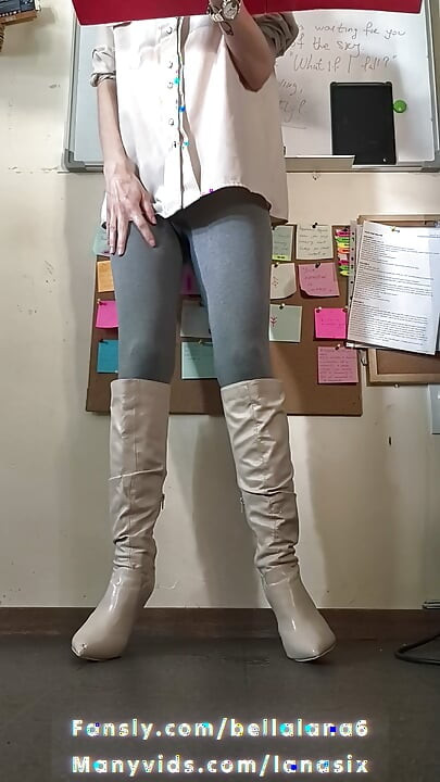 Squirting in my leggings and boots while teaching