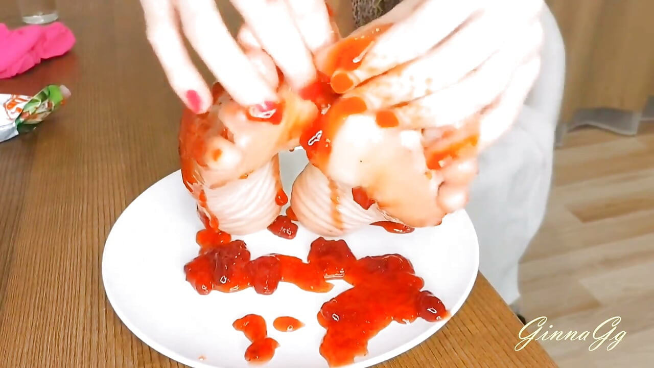 Licked a Pack of Jam off My Feet, Mmmm... How Sweet I Am) Foot Fetish, Hairy Pussy, Seductive MILF