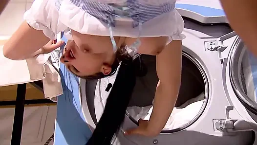 Соси возбужденный миллионер член его суггарского отчима! в мое лицо!