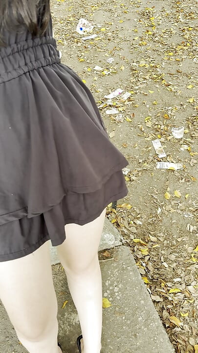 哥伦比亚女孩在路上公开自慰