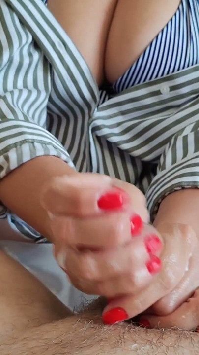 Büyük Memeli Karı Boşalırken Sikime Tokat Attı - Sonra İki Kez Boşalırken 10 Dakika Post Orgazm Oyunları | Klip 3