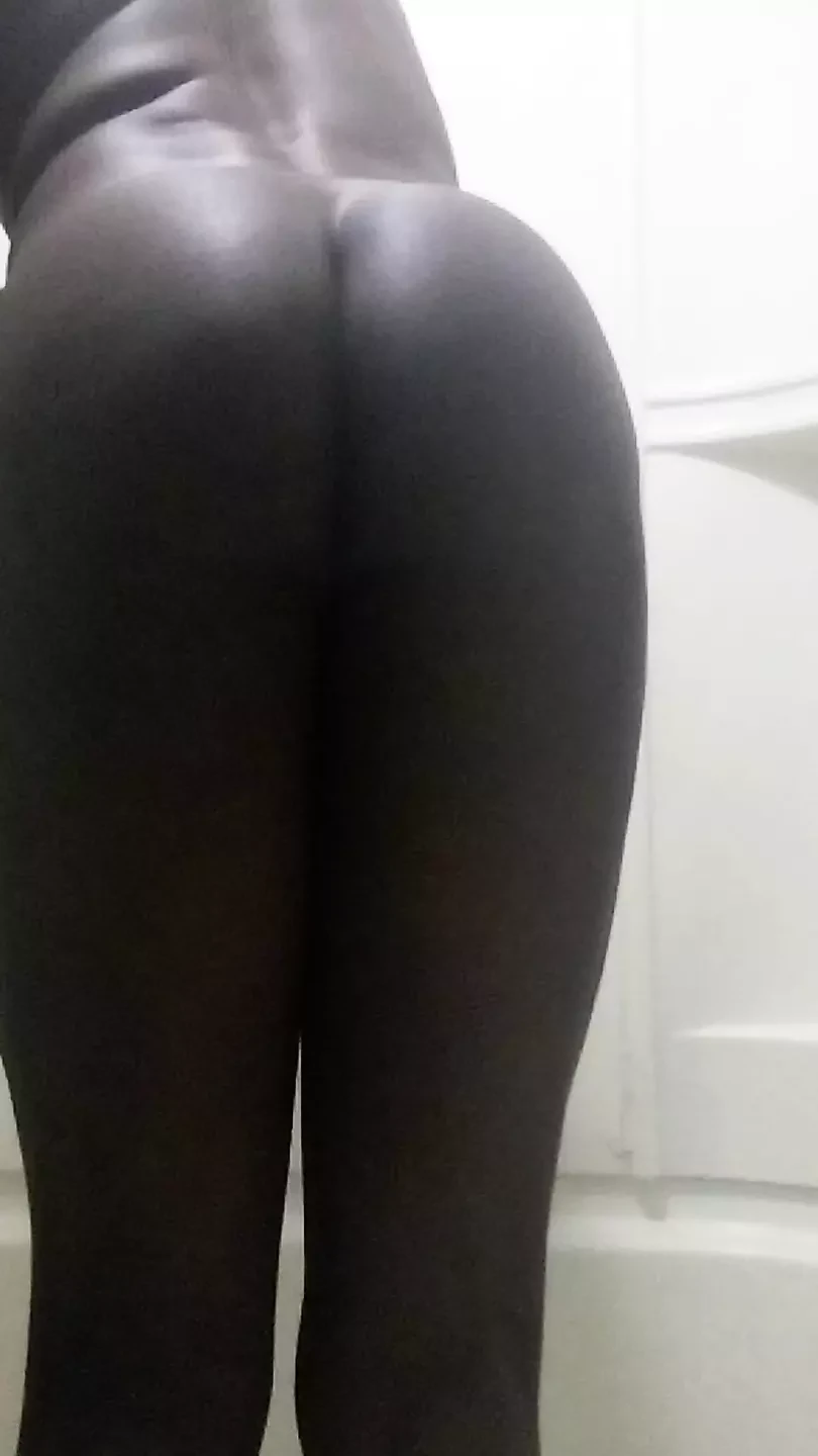 Hãy đến ăn cái Stanky femboy có mùi của tôi trước khi tôi tắm