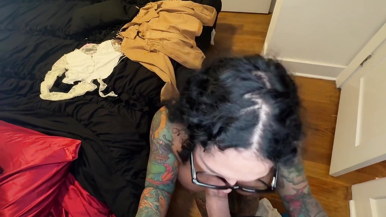 Bianca Bailee Tungen knepper hans røv og tigger om creampie