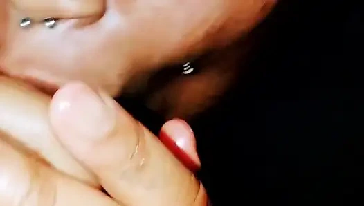 Özensiz meyve yiyici!!