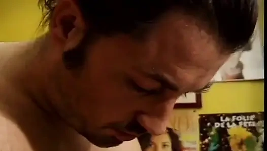 Французская секретарша получила большую порцию спермы на ее задницу