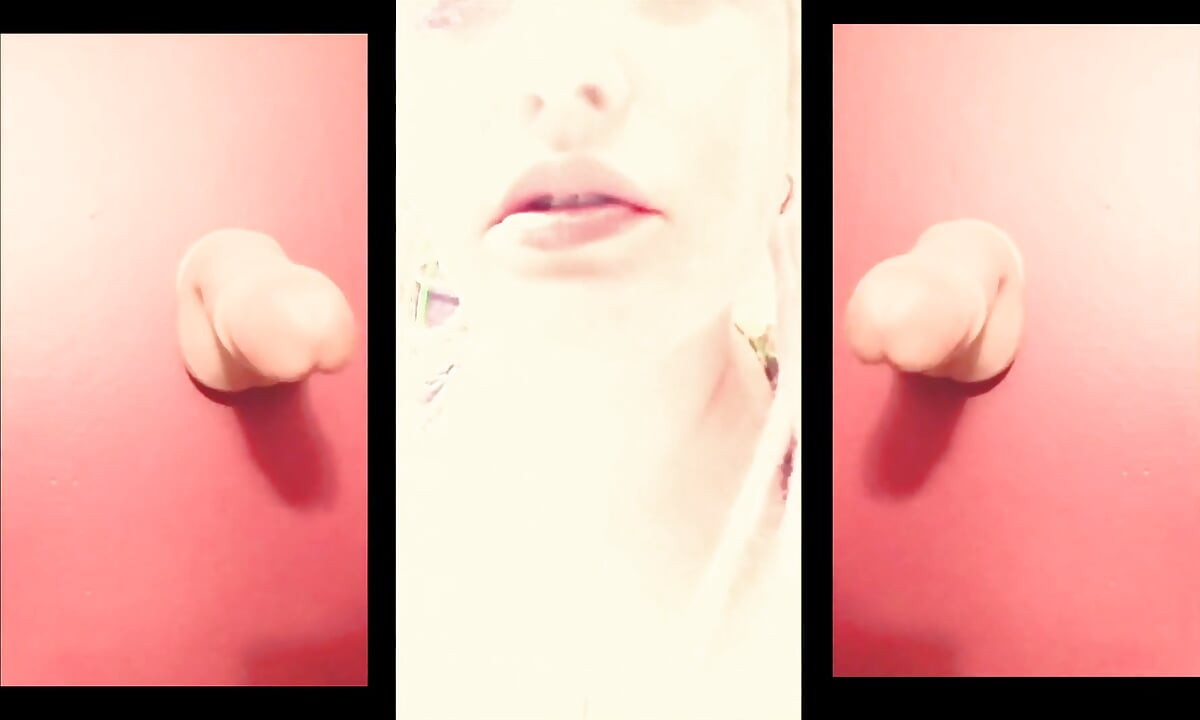 Tu novia te atrapó mirando porno para que te escupa y te abofetee a tu bonner sin hablar