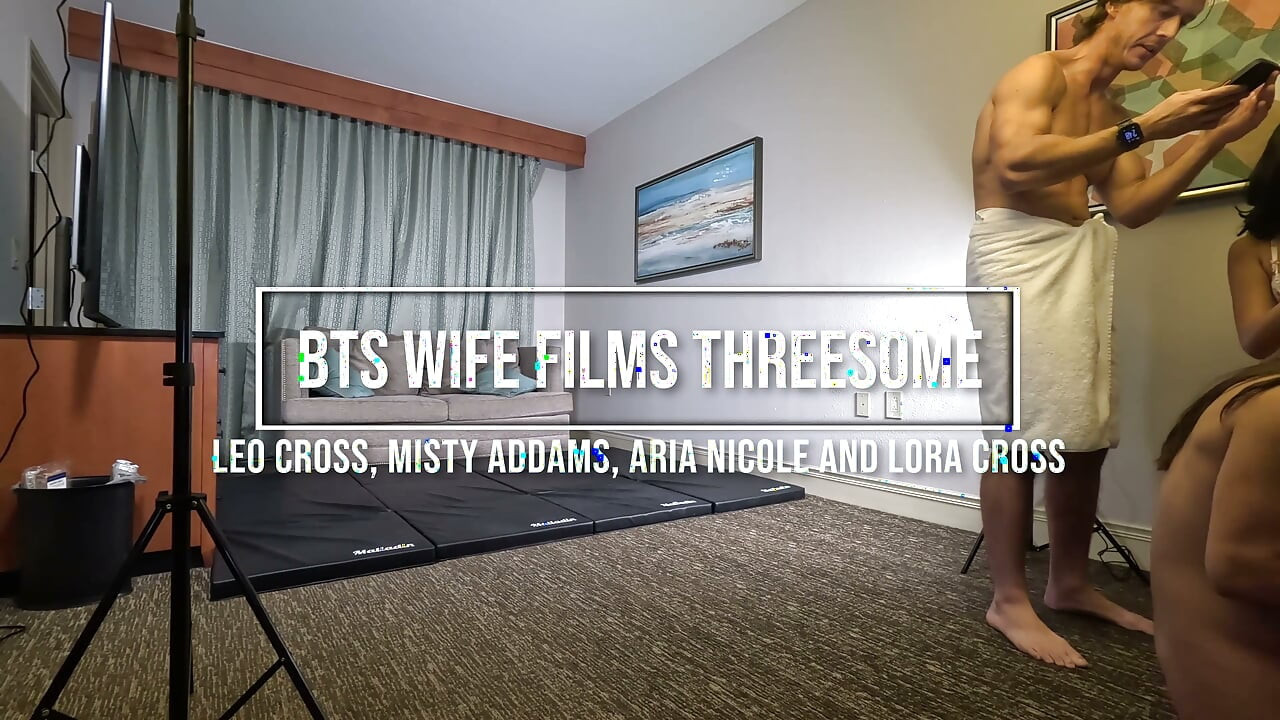 Bts evli kadın iki minyon ateşli aria nicole ve misty addams ile kocasını filme alıyor