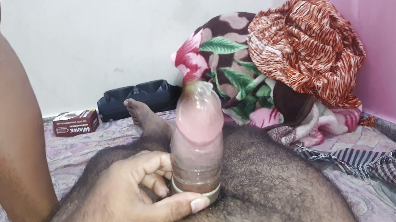 Esposa india infiel recibe creampie