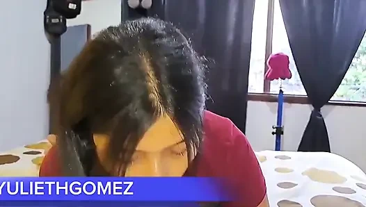 Lonely Stepmother Invites You to Share Her Bed ( Casero Real)