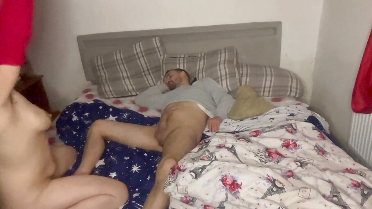 Cleopatra I just wake up home and suck and fuck stepdad