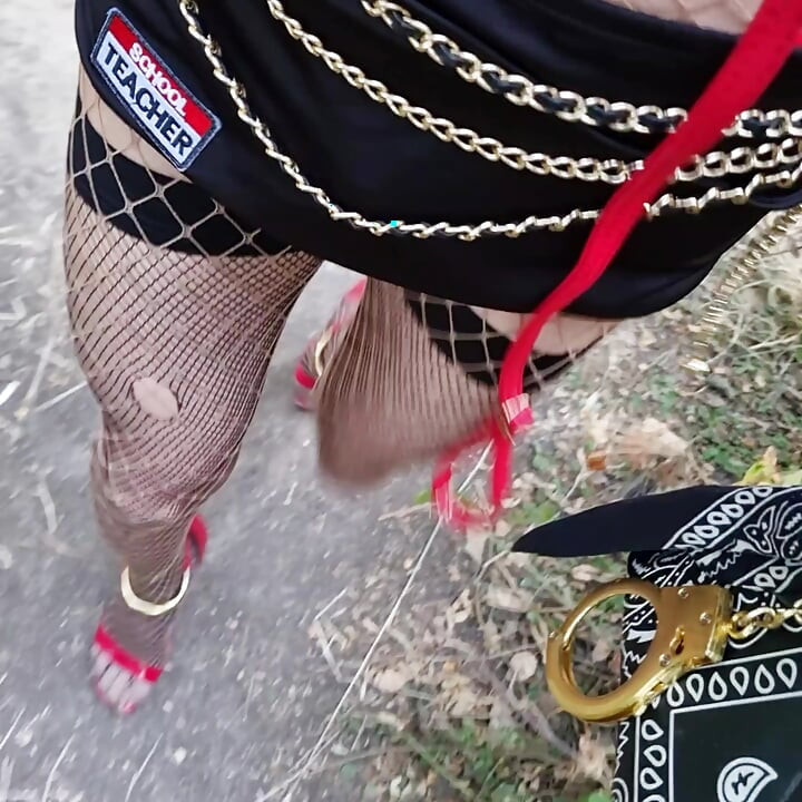 SchooL❣️Teacher shows off in the car park of La Faisanderie. [⁵Jul²⁶] ²⁰h ²³h VaneSsaBiTCHx PariSChienneTrvprod⁹¹