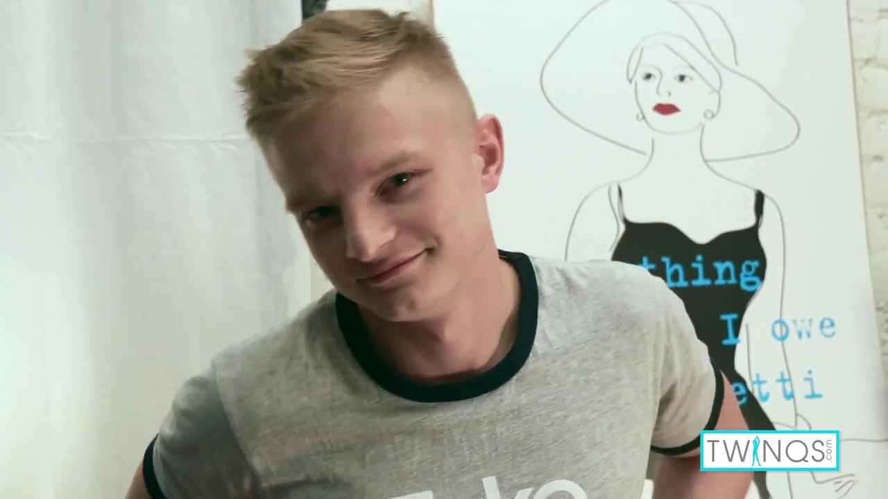 İnce yarak bağımlısı sarışın twink Jacob ilgini istiyor!
