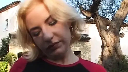 Almanya'dan amatör hatun açık havada seansta amıyla oynamak zorunda