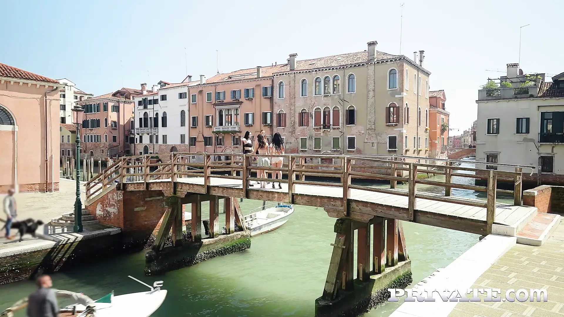 Private com - Isabella Angelina tem uma amiga com benefícios anais