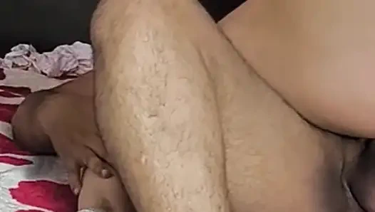 Arap Evli Kadın Çifte Penetrasyon Paylaşıyor