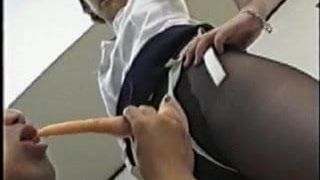 Dottore giapponese con strapon