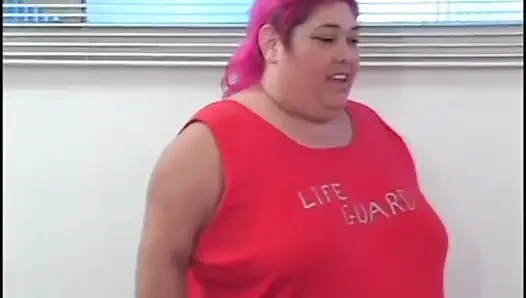 Pembe saçlı şişman orta yaşlı seksi kadın sikişiyor... ağzına boşalma