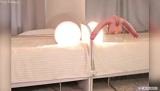 Я СОСУ БОЛЬШОЙ ХУЙ И МАСТУРБИРУЮ СВОЮ ВОЗБУЖДЕННУЮ ЗАДНИЦУ - Freya Erlenberg