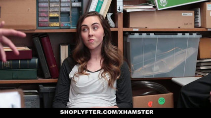 Shoplyfter - adolescente birichina prende due cazzi