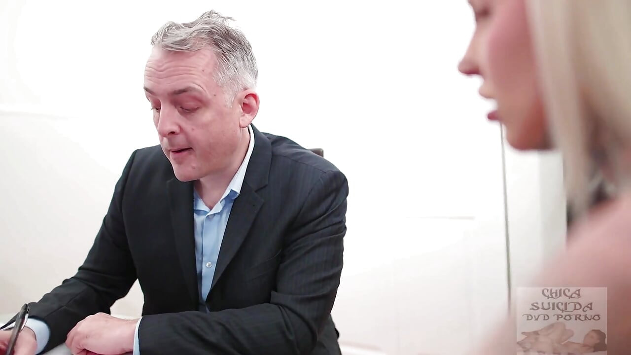 Princesse blonde sexy 69, j’ai mon travail dans le cul