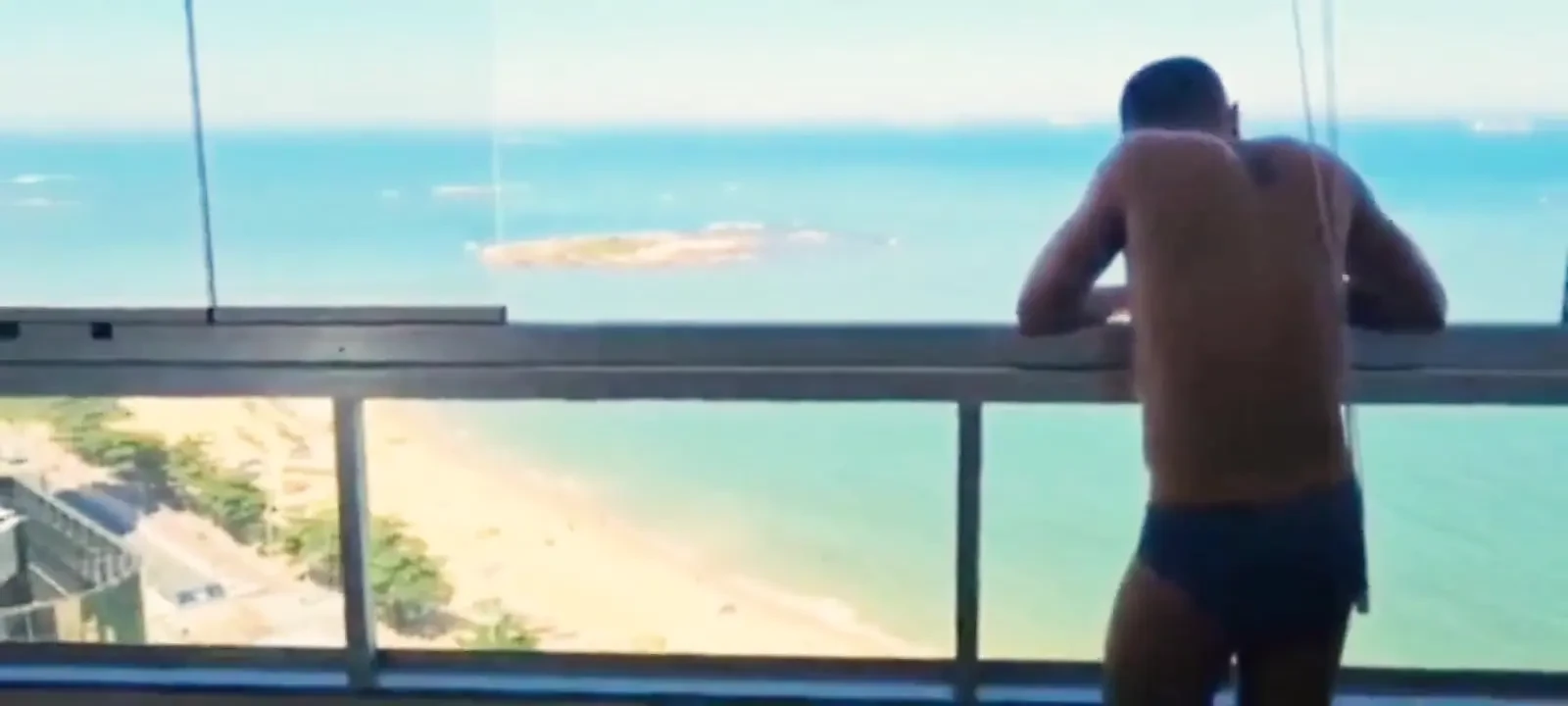 Sexo sans capote à la plage