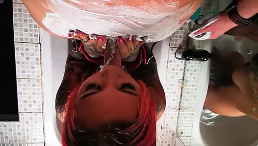 Sürtük götten ağza sert sikişiyor