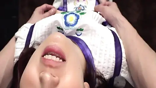 Tatlı cazibe derin ve yoğun bir karşılaşmaya dönüşerken masum idol rina gerçek tarafını ortaya koyuyor