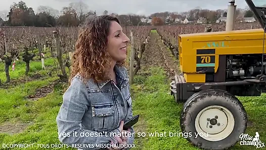 Beni Bir Çiftçi Tarafından Traktörde Seviştiriyorum, O Da Üzüm Bağlarında Beni Şaşırtıyor