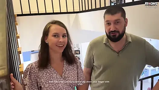 Di balik layar! Tunggu di luar sementara kami meniduri pacarmu! Cuckold diusir sehingga pria badass bisa meniduri pelacurnya!