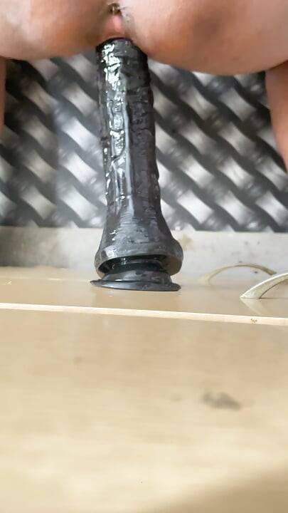 Glavni dildo Sedap