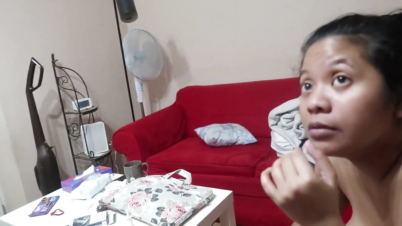 Indonesian Girl Open Her Mouth for Cumshot