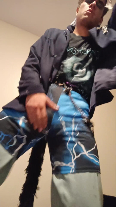 Hot lightning wolf twerking on the cam