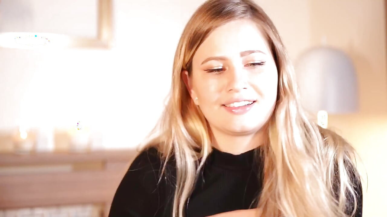 مؤخرتها تفتح لك