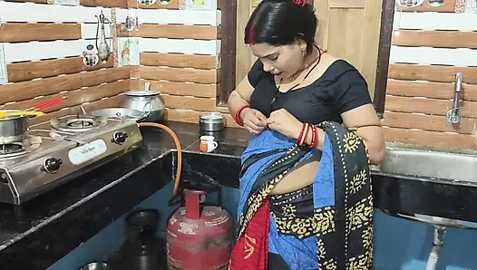 Горячая индийская милфа-горничная жена соблазняется и жестко трахается, секс-видео дези