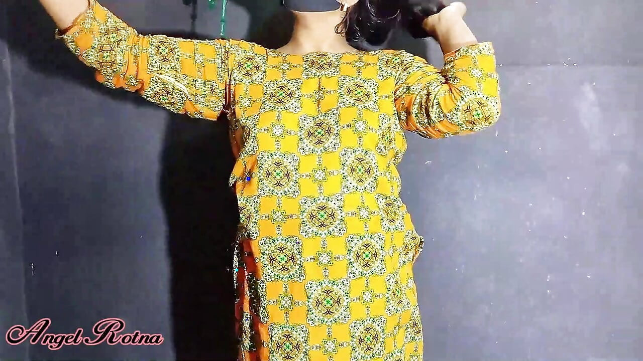 Desi Sexy Girl Taking Fucking Bath