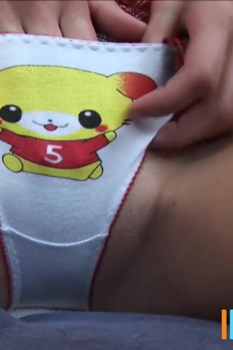 Slim hoe fingers her twat as loverboy nails her ass