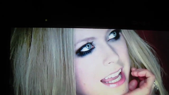 Avril Lavigne Cumshot 7