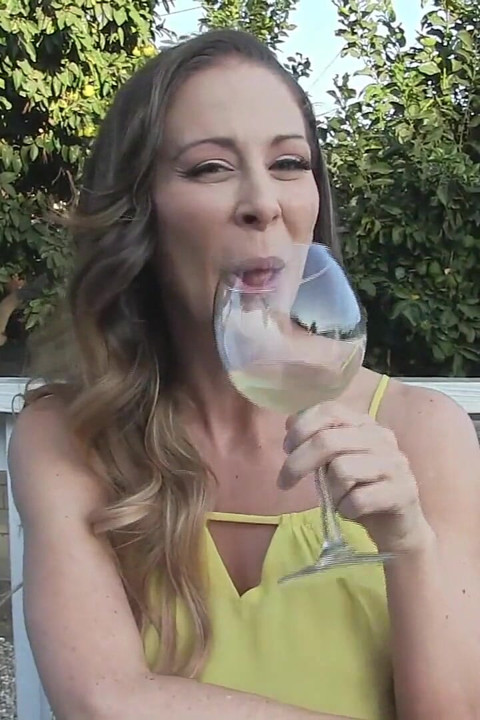 Para ciência com Cherie Deville