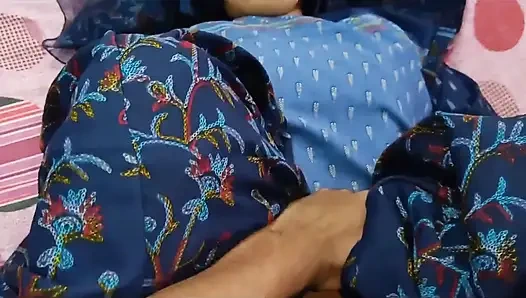 Video rekaman seks tante seksi india dientot habis-habisan - audio bahasa india