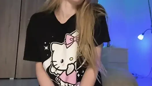 Webcam Streaming of a Blonde Girl