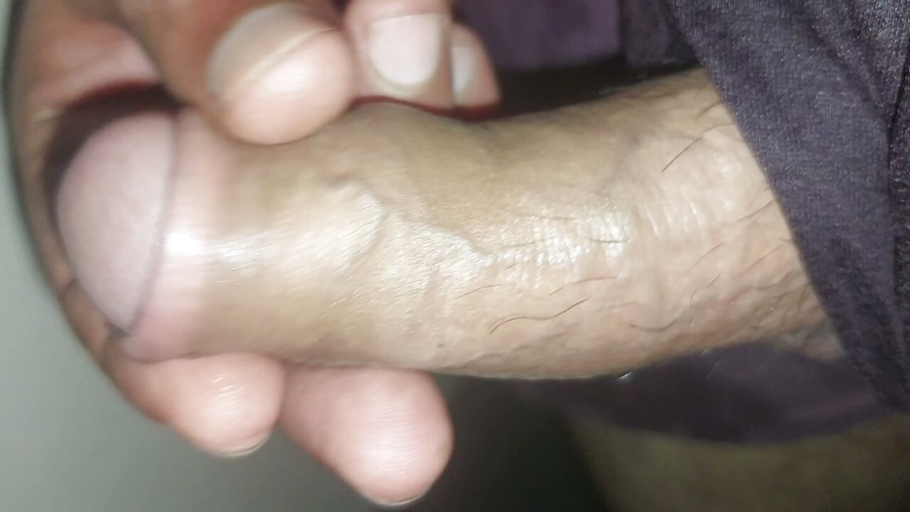 I feel pleasure when my step sister give me a handjob